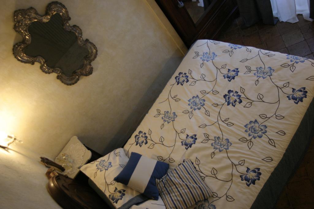Bed and Breakfast Casa Nobile Tovo San Giacomo Habitación foto